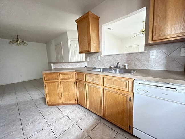 Building Photo - 1508 Nicholas Cir