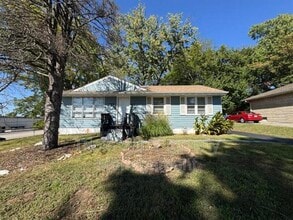 Building Photo - 8629 Elwyn Dr
