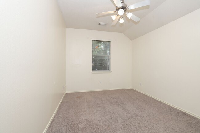 Building Photo - 7 N Regan Mead Cir