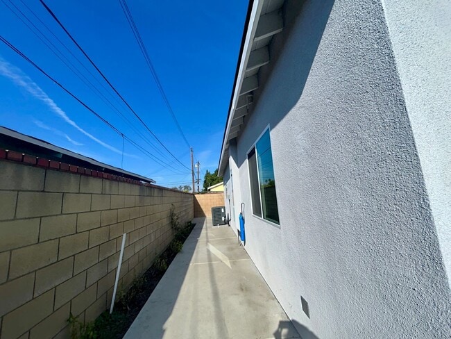 Building Photo - Newly Built 2 Bed, 2 Bath ADU for Rent Utilities Included