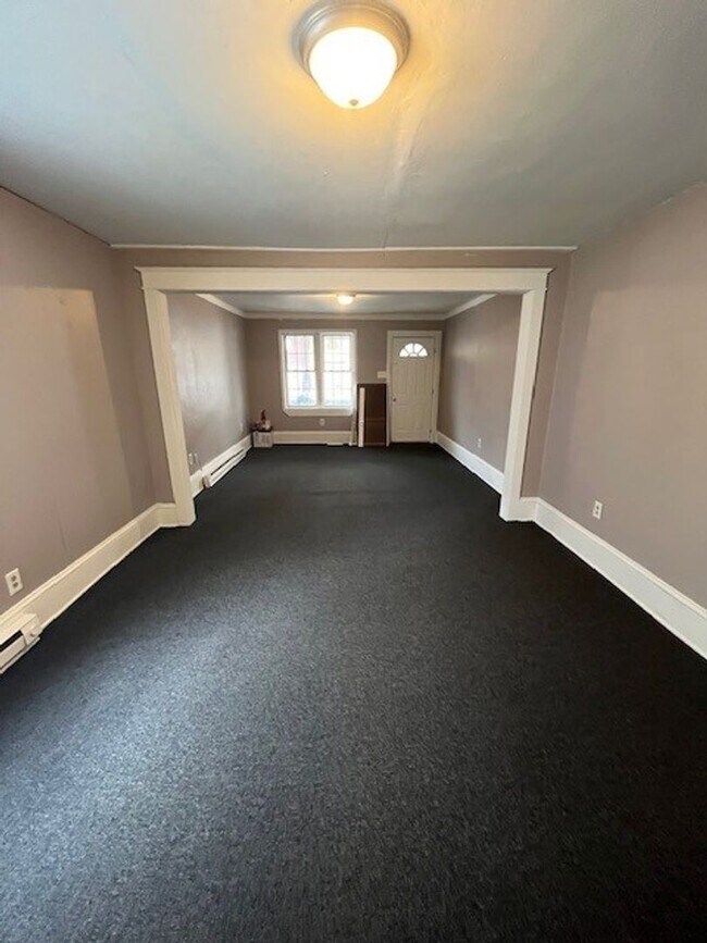 Building Photo - 208 W Patterson St