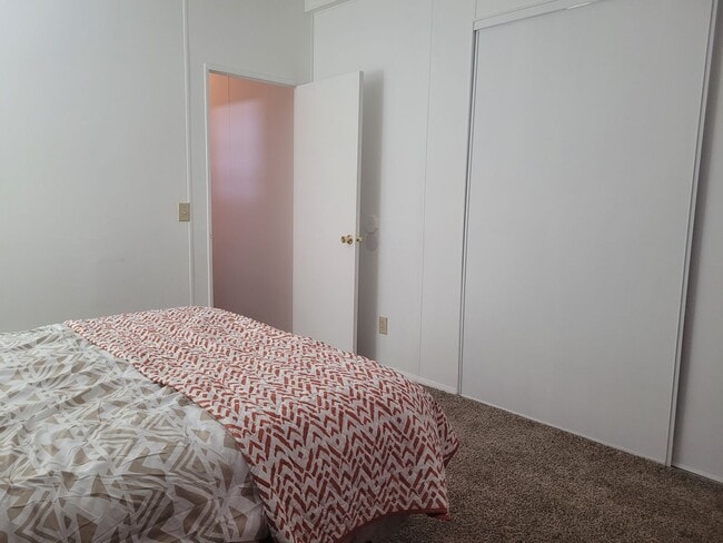 Building Photo - Renovated 3-Bedroom Oasis Near Colorado River with Stunning Desert Views