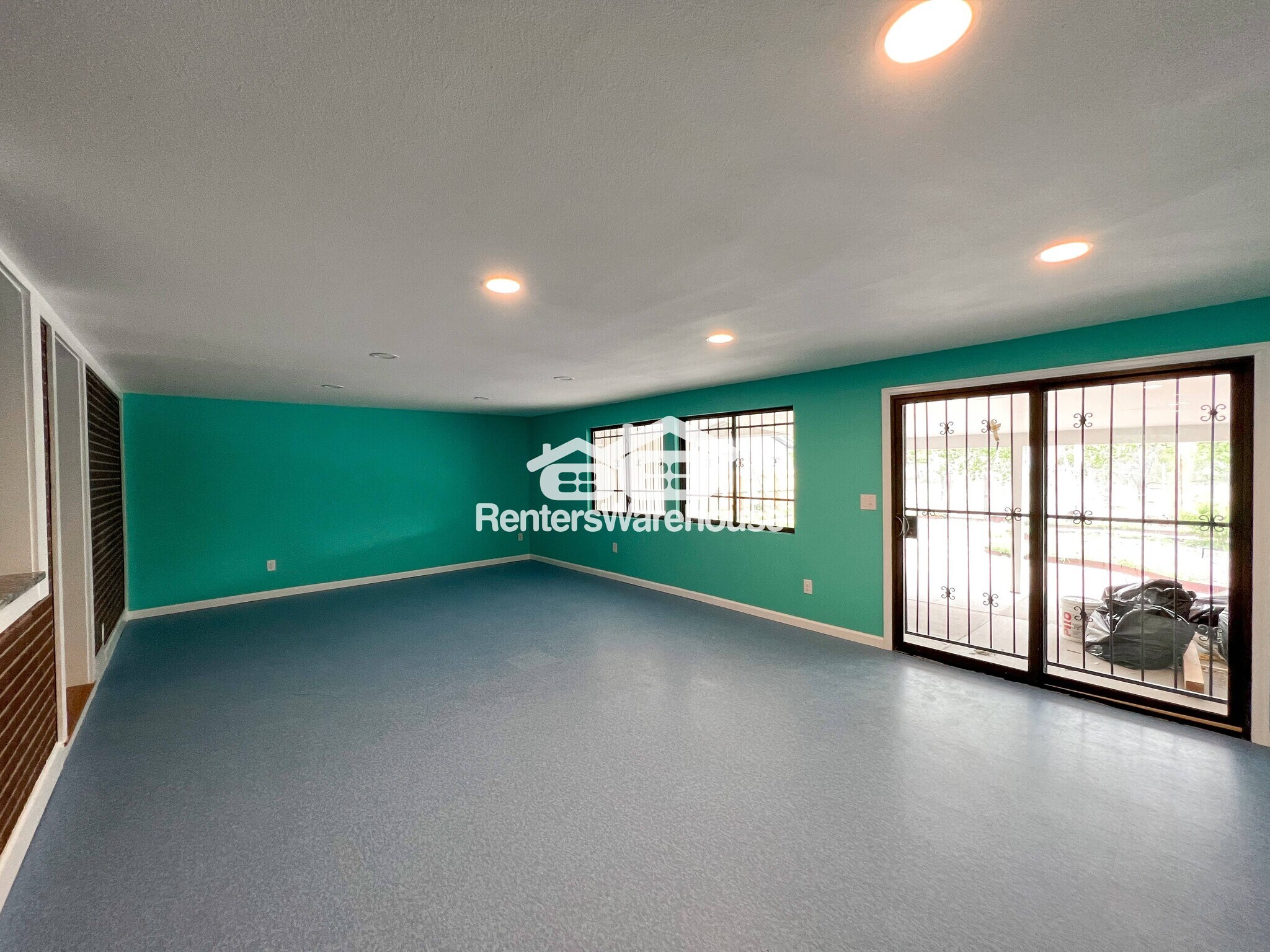 Building Photo - 12496 E Park Ln Dr