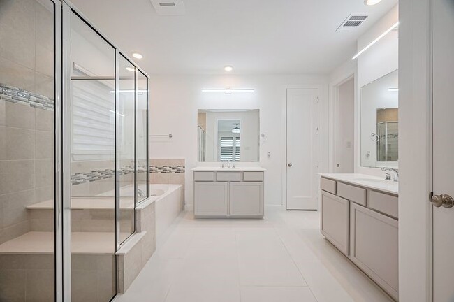 Building Photo - 18311 Licola Mdw Ln