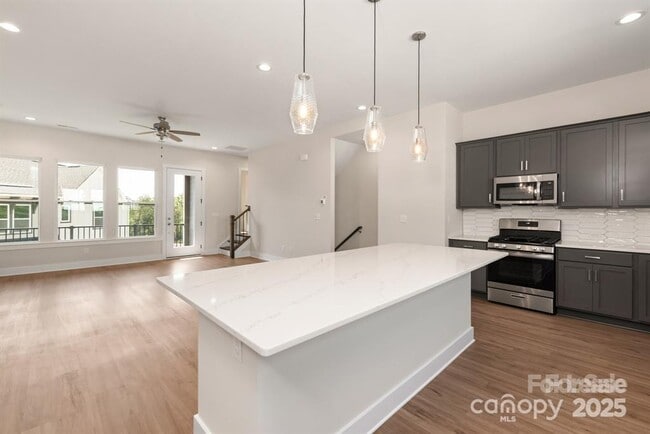 Building Photo - 312 Ferebee Pl