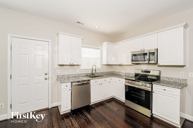 Building Photo - 531 Forest Lakes Dr