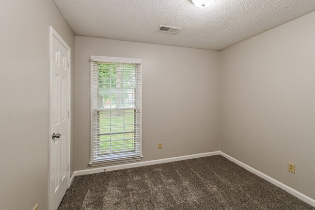 Building Photo - 4030 Birch Glen Dr