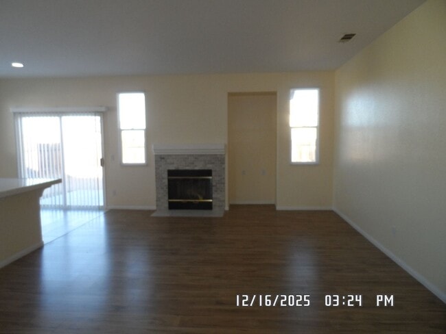 Building Photo - 4 Bedrooms, 2 Bathrooms, 3 Car Garage, 1899 sq. ft., Large Fenced, Front Yard Lawn, Near Schools ...