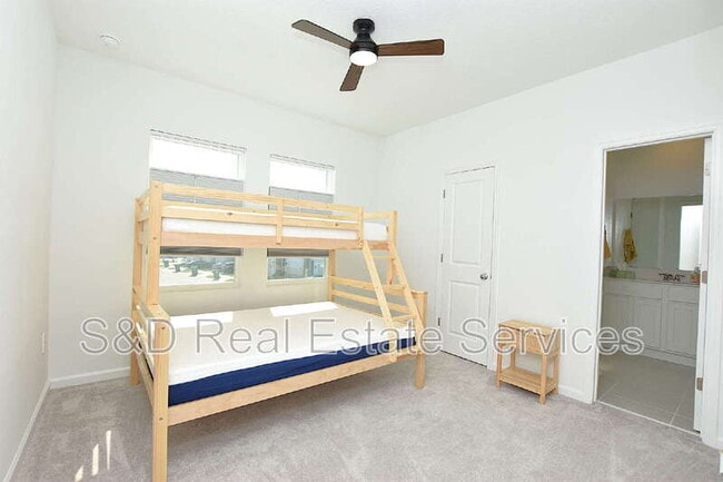 Building Photo - 349 Sol Vis Dr