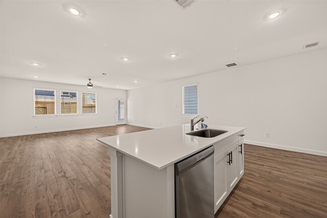 Building Photo - 3527 Lovebird Ln