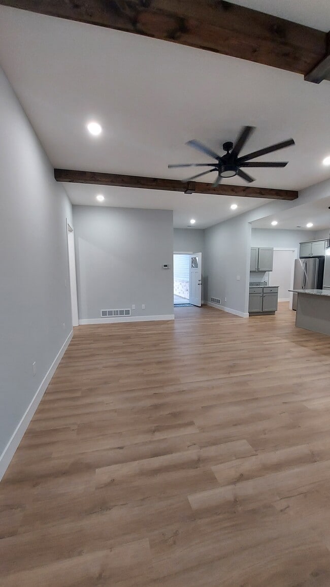 Building Photo - 1738 Sierra