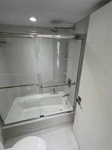 Building Photo - 8911 Collins Ave