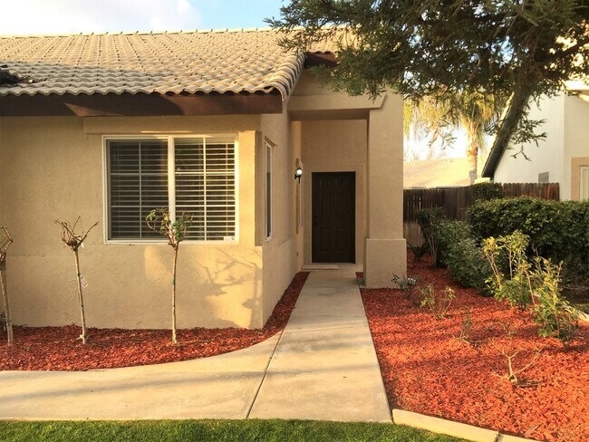 Building Photo - Beautiful 3 Bed 2 Bath in Riverlakes Community - Northwest Bakersfield- $2,350 Rent