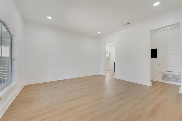 Building Photo - 506 N Lancaster Ave