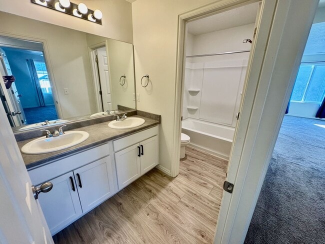 Building Photo - Your Home Is Ready For You!!