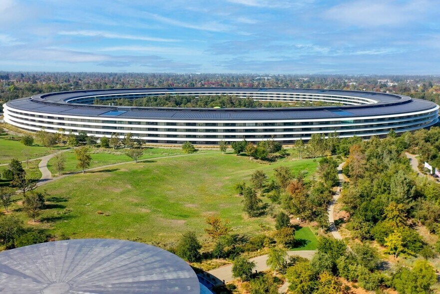 Building Photo - 3578 Rambla Pl