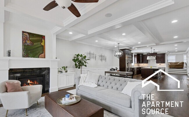 Building Photo - 1324 W Grand Ave