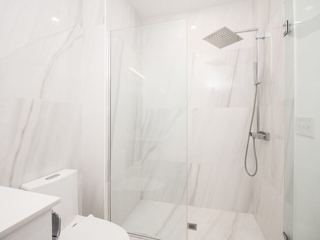 Building Photo - 340 W 2nd St