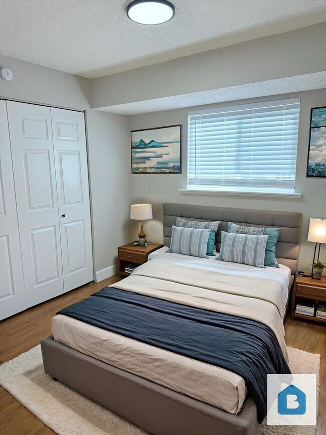 Building Photo - Creekside Views in this Stunning 2 Bedroom!