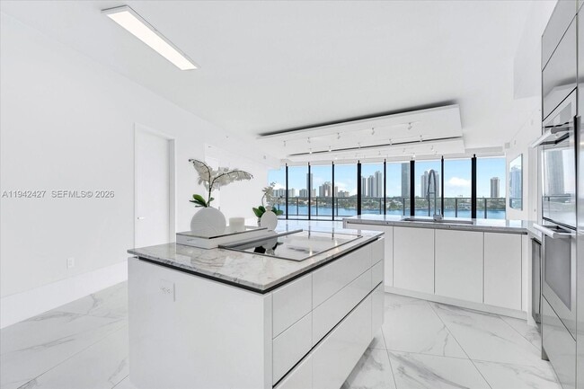 Building Photo - 5500 Island Estates Dr