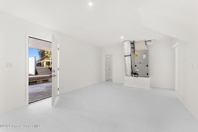 Building Photo - 9085 Jimmy Buffett Mem Hwy