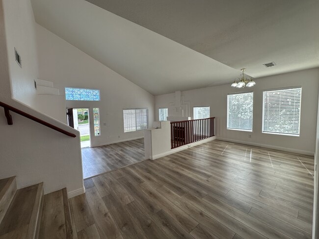 Building Photo - 9156 Sangria Ln