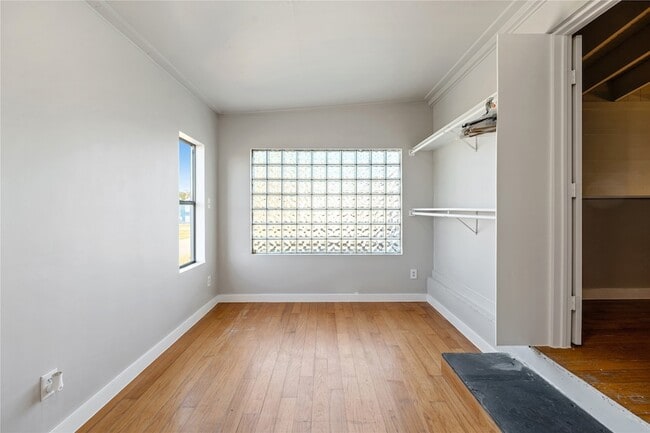 Building Photo - 6911 Avenue O