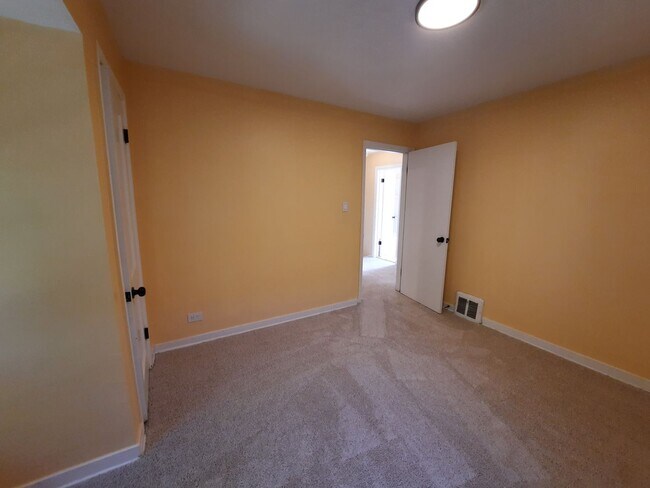 Building Photo - 3Br/2Bath House in Evanston $3,600/m