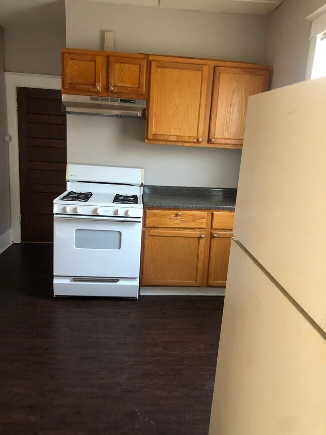 Building Photo - 3705 Chicago Ave