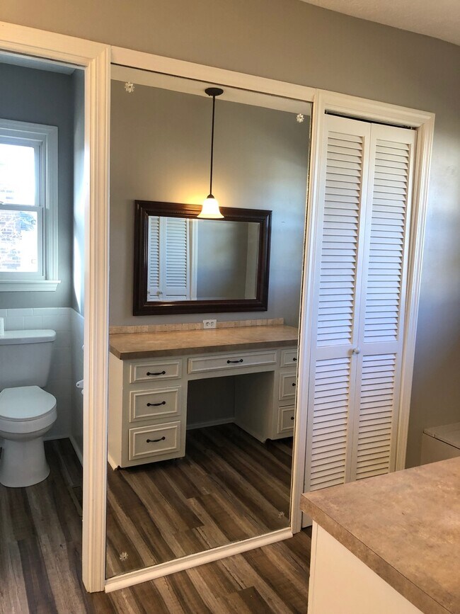 Building Photo - Beautiful  4 bedroom Remodeled Home in Ravenwood  Springfield MO