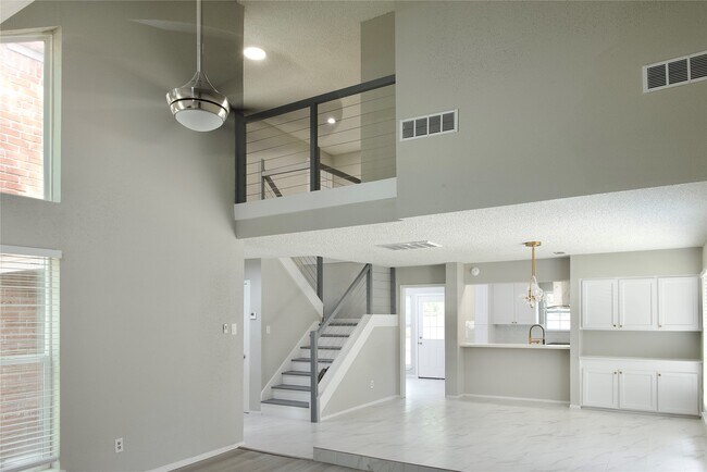 Building Photo - 5111 Pinewilde Dr