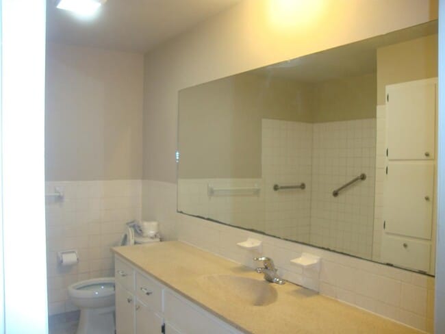 Building Photo - 11505 Barrington Way