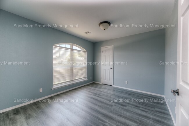 Building Photo - For Lease | Broken Arrow | $1645 Rent