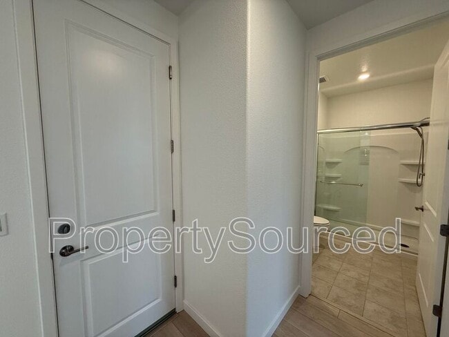 Building Photo - 1753 Lacey Ave