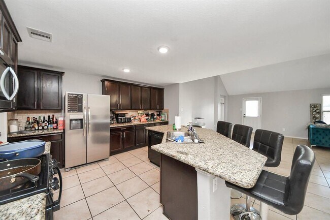 Building Photo - 18326 Trace Pointe Ln