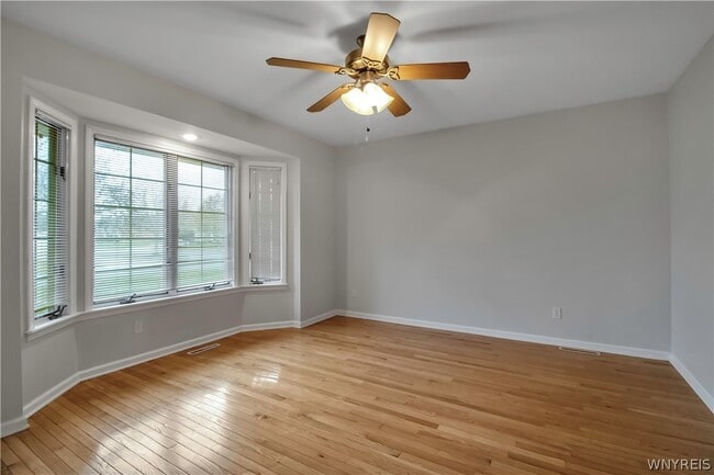 Building Photo - 6 St Charles Ct