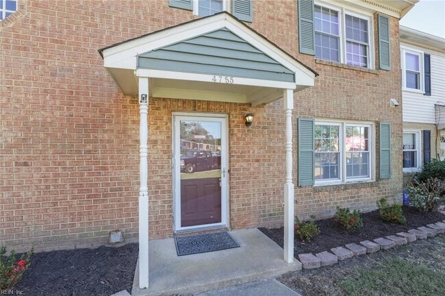 Building Photo - 4755 Old Hickory Rd