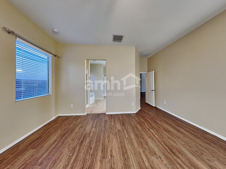 Building Photo - 4237 E Stony Meadow Dr