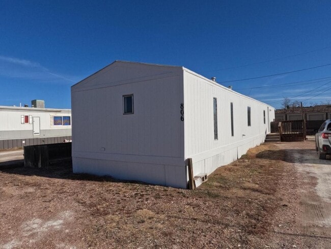 Primary Photo - 806 Dawn Ln