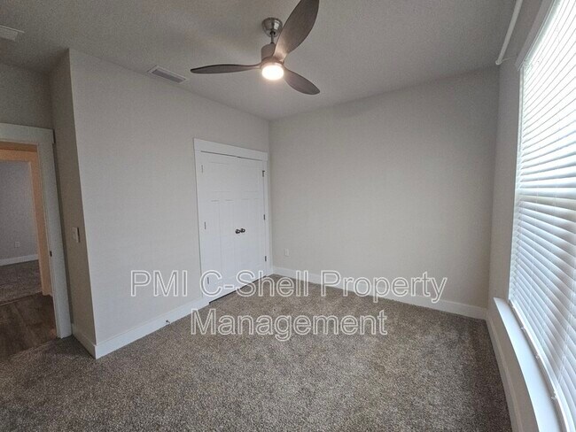 Building Photo - 6047 Twenty One Oaks Dr