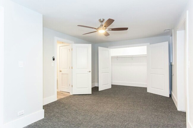 Building Photo - 2922 1/2 West Logan Boulevard, Chicago, IL...