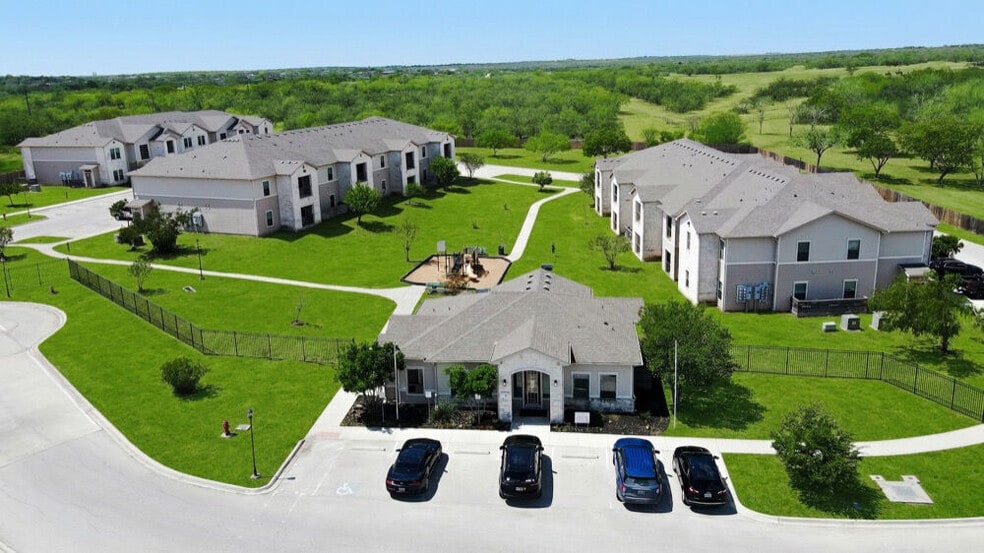 Building Photo - Live Oak Villas
