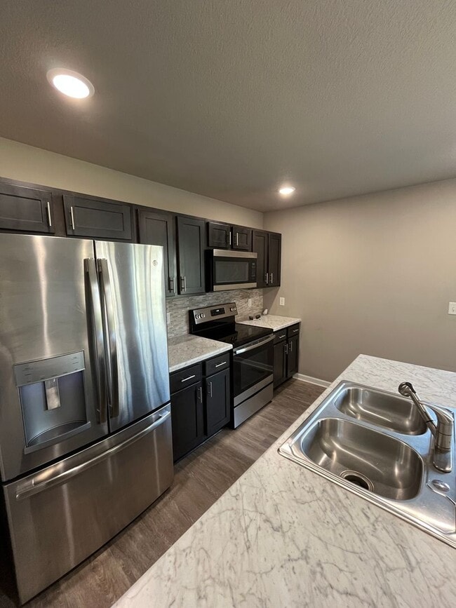Building Photo - Now Leasing – Stylish 3-Bedroom Home in Bo...
