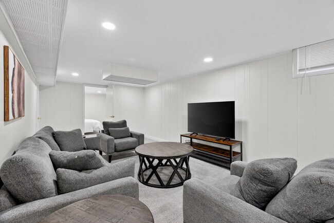 Building Photo - 3831 Brown Rd