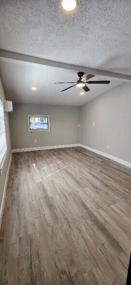 Building Photo - 5411 Spaatz Ave