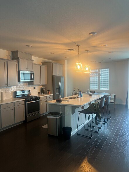 Building Photo - 16306 Ridgehaven Dr