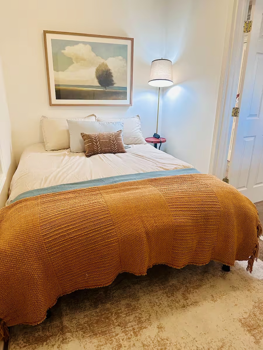 Building Photo - 2014 N Oakley Ave