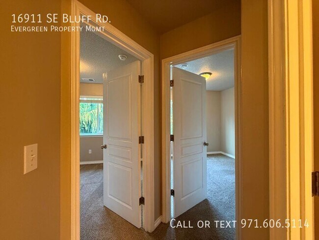 Building Photo - 16911 SE Bluff Rd