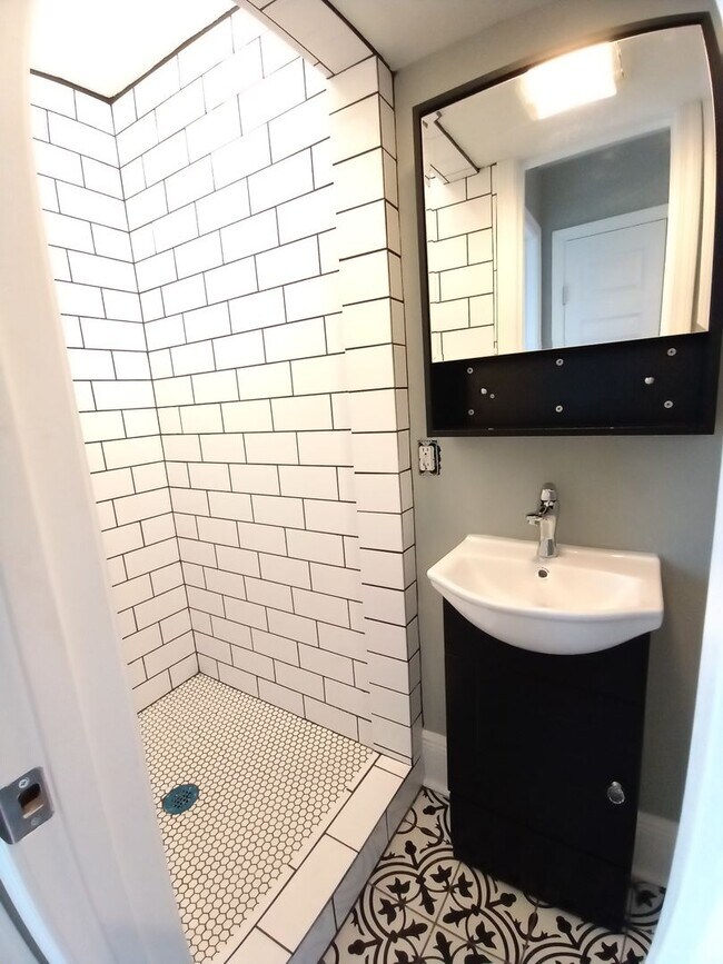 Building Photo - General Ogden