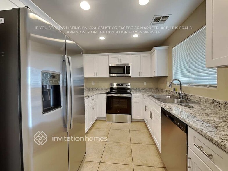 Building Photo - 1620 W Chanute Pass